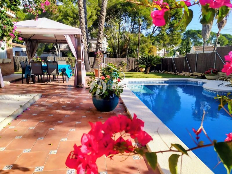 Foto fe0d324f-725b-441a-9093-84172f570a1d. Casa amb calefacció aparcament piscina a Urbanitzacions de Llevant Tarragona