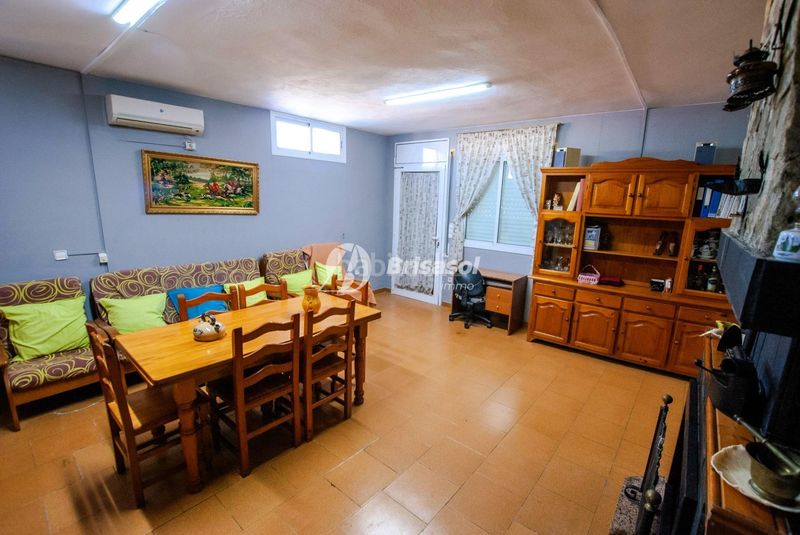 Foto 91de8880-ea97-44b9-85da-3a8fc7b128dc. Casa amb calefacció aparcament piscina a Valls