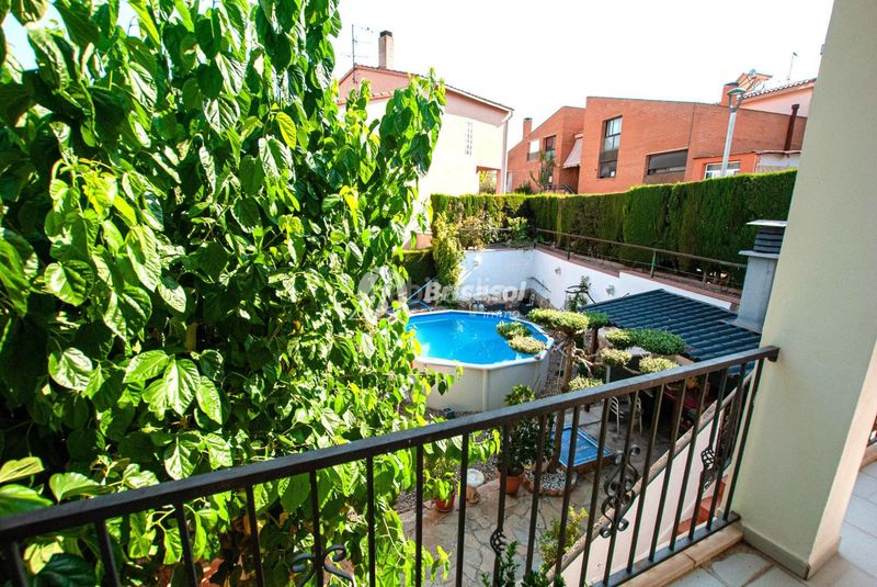 Foto abaaa3c5-f328-49c2-8454-8615344158db. Casa amb calefacció aparcament piscina a Valls