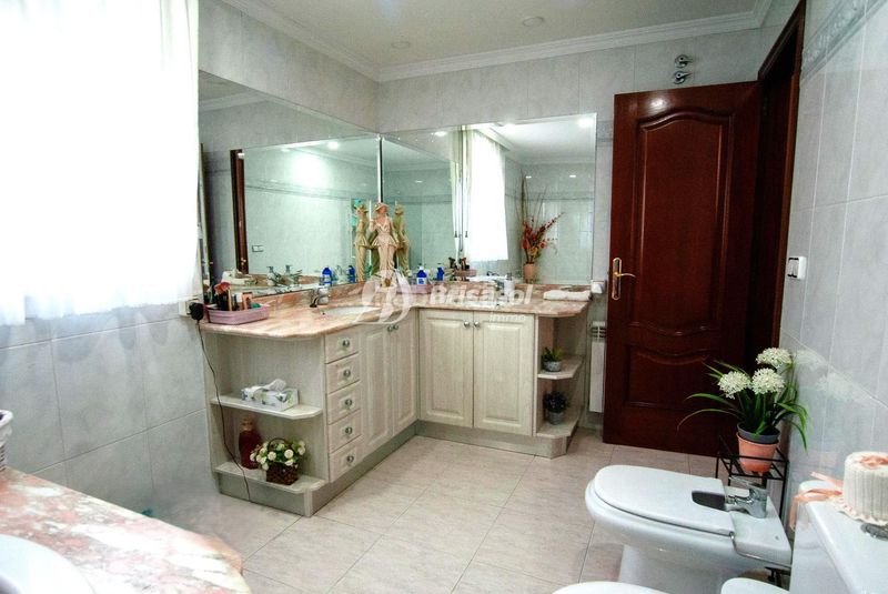 Foto eb4550e2-da01-4ed1-b40e-be695bf3df79. Casa amb calefacció aparcament piscina a Valls