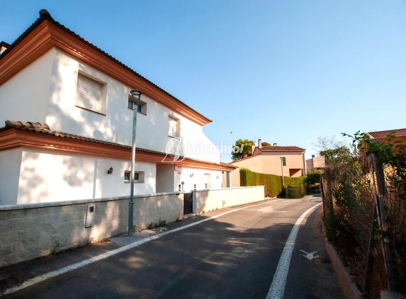 Foto f04fdbba-6054-41c4-adae-45da59b9d96e. Casa amb calefacció aparcament piscina a Valls