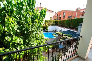 Casa in Valls. Casa independiente de 415 m2 a 4 vientos en valls parcela de 544