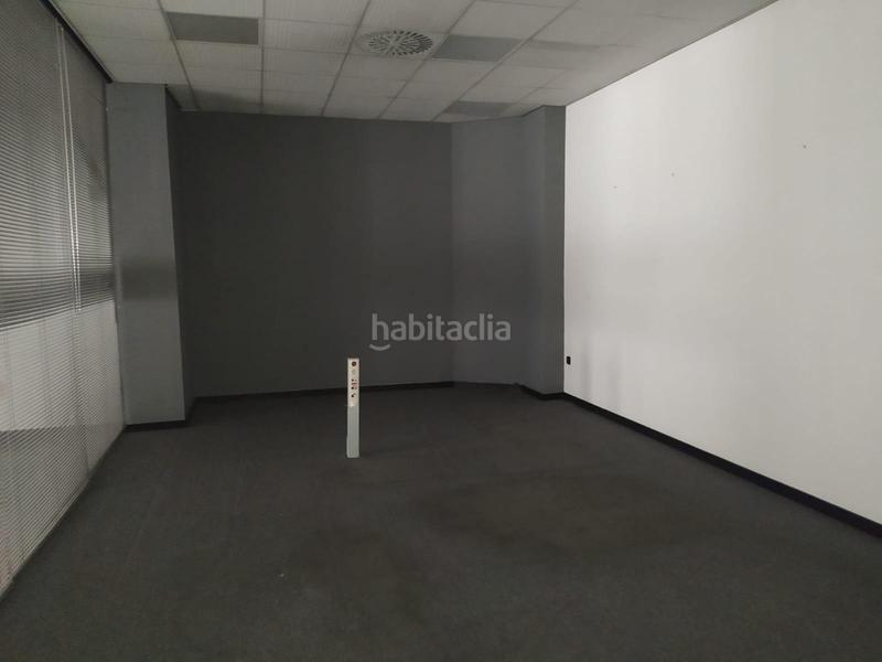 Foto 2b668bd0-79cf-479a-b8bc-5c3d9d40582d. Affitto locale commerciale in calle calle del doctor julián sanz ibáñez 53 in Zaragoza