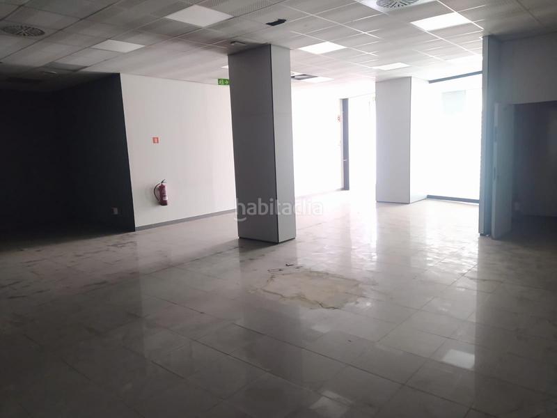 Foto da5f9fcf-9616-48a6-bf87-d19b3cad1088. Lloguer local comercial a calle calle del doctor julián sanz ibáñez 53 a Zaragoza