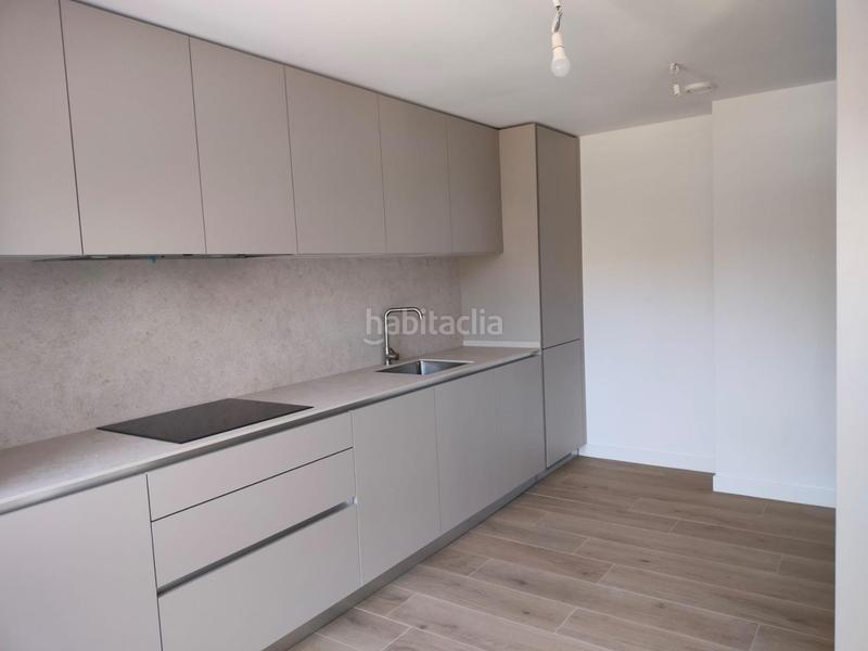 Foto cb133fa5-f302-4e16-86db-a0e4491a405a. Piso en calle calle de josé luis pomarón herranz vivienda de dos dormitorios y salón cocina en jose luis pomarón. en Zaragoza