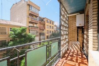 Appartement à Calle calle de antonio sangenis 9. Piso junto a p calanda