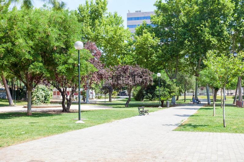 Foto edeb43d6-5e1d-493d-952d-643eb19c44b7. Alquiler piso  en alquiler en parque bruil con plaza de garaje y trastero en Zaragoza