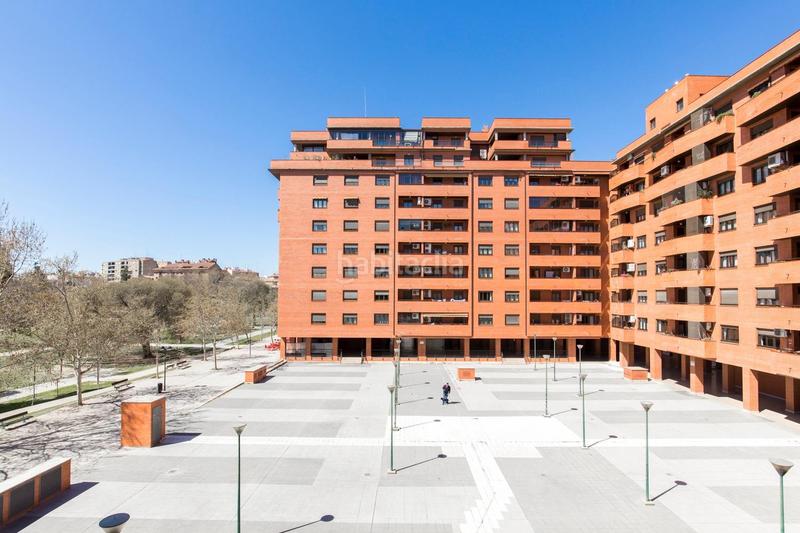 Foto fcd1e5da-c990-4950-b03a-663e13519343. Alquiler piso  en alquiler en parque bruil con plaza de garaje y trastero en Zaragoza