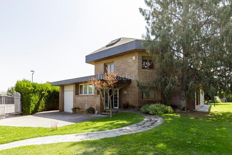 Foto 028757a7-b16d-472b-bb8e-5f5391db84fa. Xalet amb calefacció aparcament piscina a Garrapinillos Zaragoza