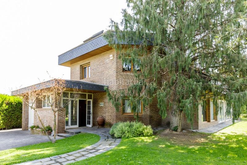 Foto 32353617-a83b-4356-acbe-46c6aae9094b. Xalet amb calefacció aparcament piscina a Garrapinillos Zaragoza