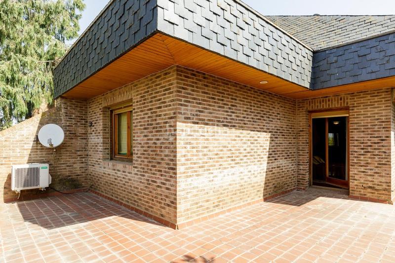 Foto 383ba6d7-6095-4b2b-8c6f-5bbac6620178. Xalet amb calefacció aparcament piscina a Garrapinillos Zaragoza