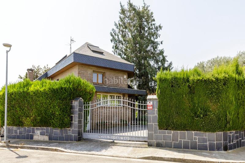 Foto 3b915de6-7da9-47d2-8d7e-10b10f4cddbc. Xalet amb calefacció aparcament piscina a Garrapinillos Zaragoza