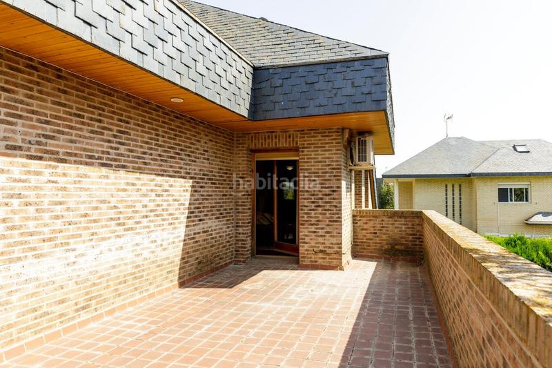 Foto 48ed1ce7-bcf8-4513-8aed-a256dc75c49a. Xalet amb calefacció aparcament piscina a Garrapinillos Zaragoza