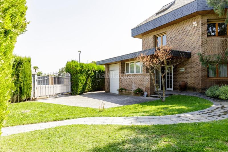 Foto 5b0974dd-8845-4a30-9b5a-e952f5ffea07. Xalet amb calefacció aparcament piscina a Garrapinillos Zaragoza