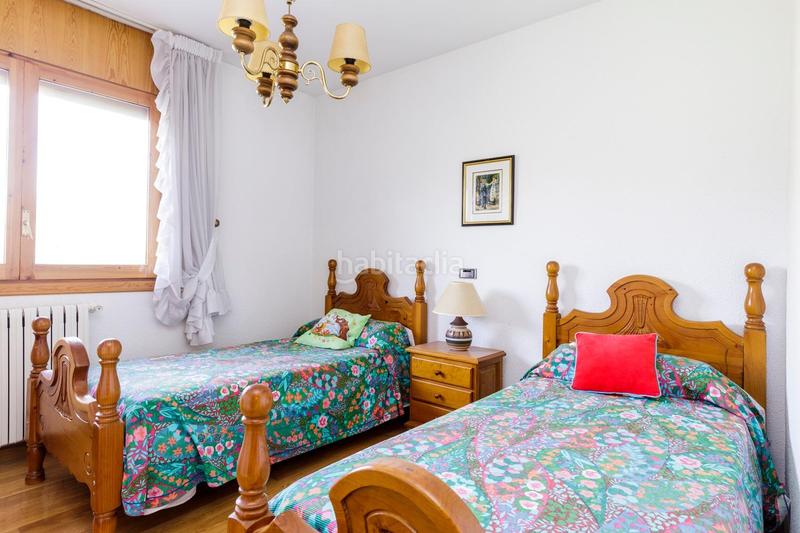 Foto a7dd0080-48e9-4bf9-b032-e142044fa0df. Xalet amb calefacció aparcament piscina a Garrapinillos Zaragoza