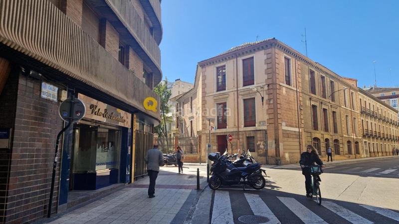 Foto 2664e45a-f165-40d8-bc70-36148ab693b1. Location local commercial dans calle de marceliano isabal 5 dans Zaragoza