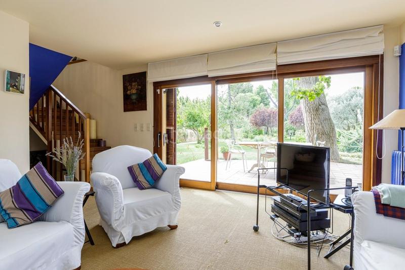 Foto 140a4361-d3d4-4cd3-a9c5-65152a716c87. Chalet with heating parking in Miralbueno Zaragoza