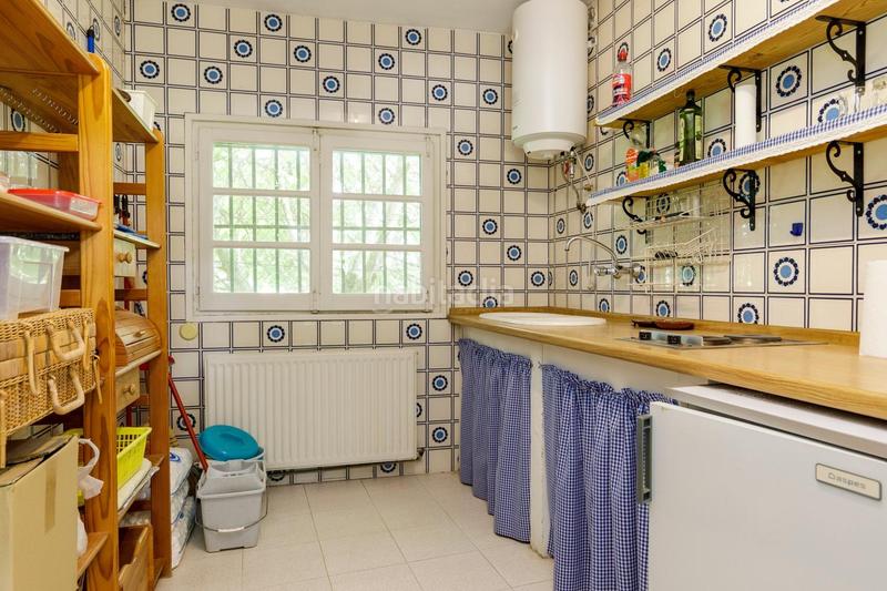 Foto 4c30042a-4333-446c-a383-8267cfa4bd35. Chalet with heating parking in Miralbueno Zaragoza