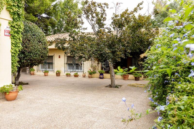 Foto 71e9c4a8-5f7d-4ad9-a9e1-0dac11351435. Chalet with heating parking in Miralbueno Zaragoza