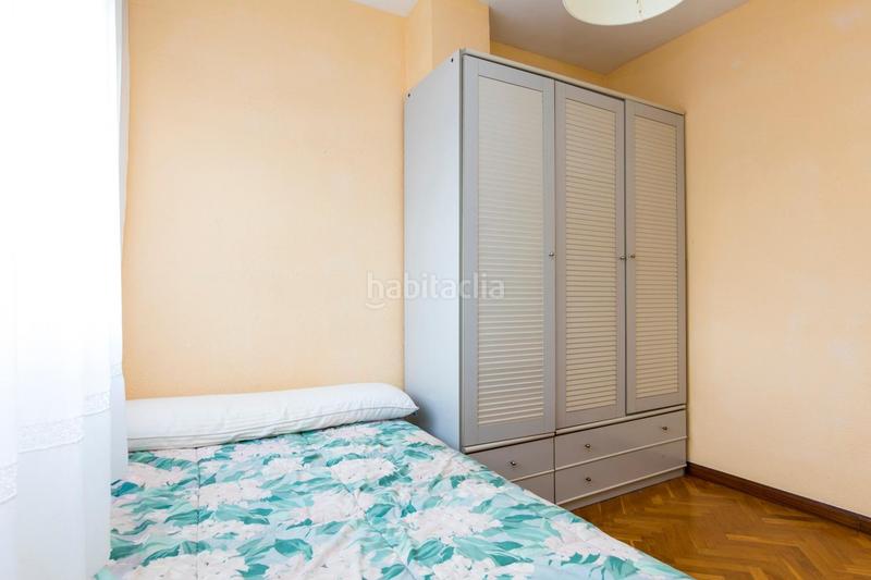 Foto 18ea9a8b-1bde-4349-9c3e-3ad4a8fcd940. Flat in avenida gutierrez mellado 11 in Romareda Zaragoza