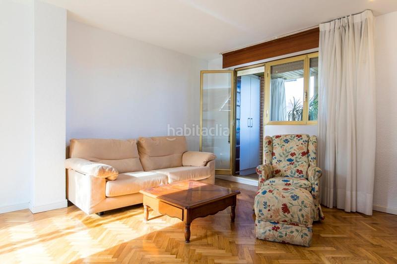 Foto 2691cafb-e6ff-4214-af19-af59d78a43e3. Flat in avenida gutierrez mellado 11 in Romareda Zaragoza