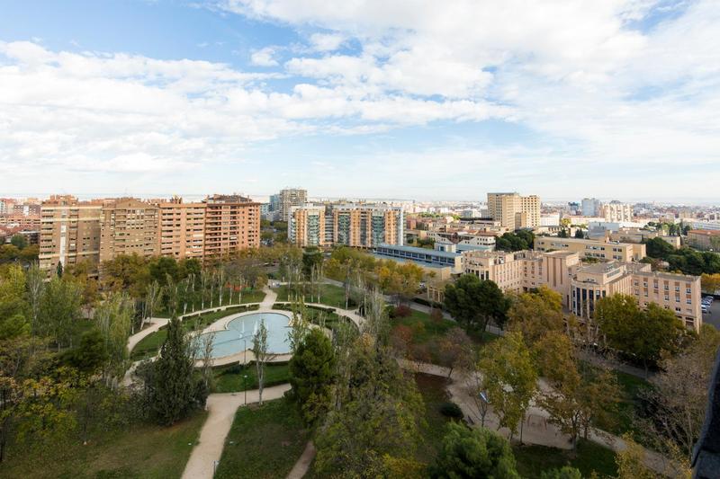 Foto 6155a1ab-2769-459f-957a-bec380be19ea. Flat in avenida gutierrez mellado 11 in Romareda Zaragoza