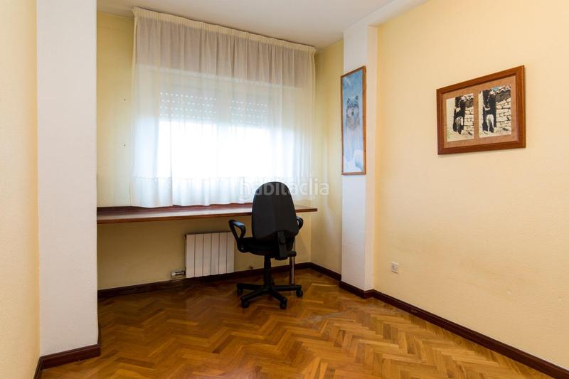 Foto 65fc0da6-f7fc-4219-b249-688289bf891d. Flat in avenida gutierrez mellado 11 in Romareda Zaragoza