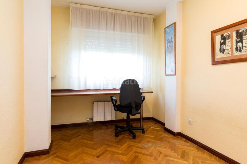 Foto acf7502c-b35f-46f8-8b0f-c73f5fbcbeea. Flat in avenida gutierrez mellado 11 in Romareda Zaragoza