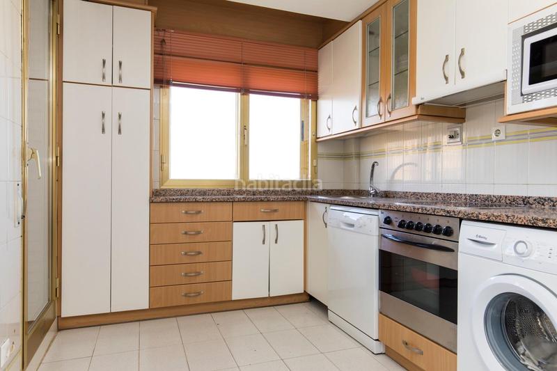 Foto b660bbab-7062-47de-8ec6-1319e1525613. Flat in avenida gutierrez mellado 11 in Romareda Zaragoza