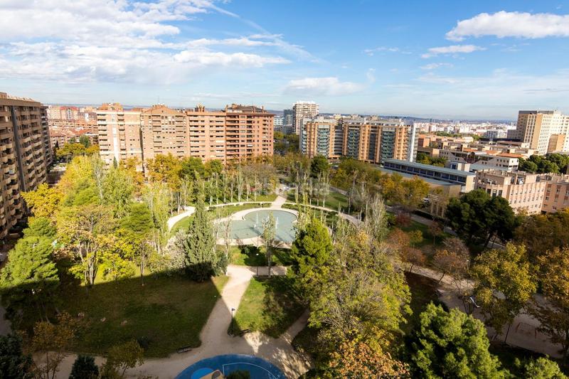 Foto c40ba0e9-8d6c-43b1-8277-dc14634a8158. Flat in avenida gutierrez mellado 11 in Romareda Zaragoza