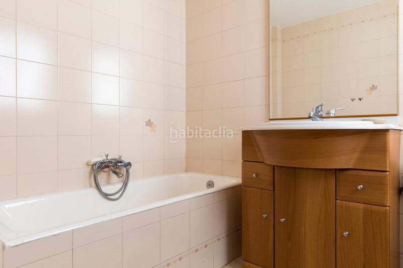 Foto d82d6c91-8d46-468b-be6a-77d563153aeb. Flat in avenida gutierrez mellado 11 in Romareda Zaragoza