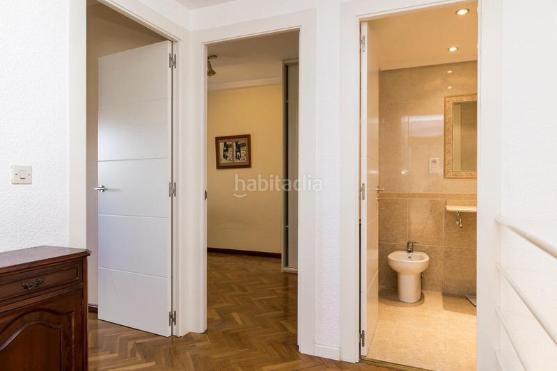 Foto d8b47e11-c6aa-4b89-9df8-c322c0adf6b7. Flat in avenida gutierrez mellado 11 in Romareda Zaragoza
