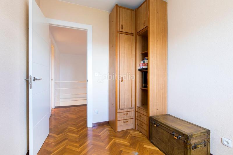 Foto ecfe1d41-3b1d-401c-8177-7f8cd91d34c6. Flat in avenida gutierrez mellado 11 in Romareda Zaragoza