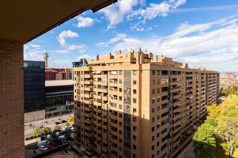 Foto ff8b4f99-5cac-4661-a9cb-0514052bb37f. Flat in avenida gutierrez mellado 11 in Romareda Zaragoza