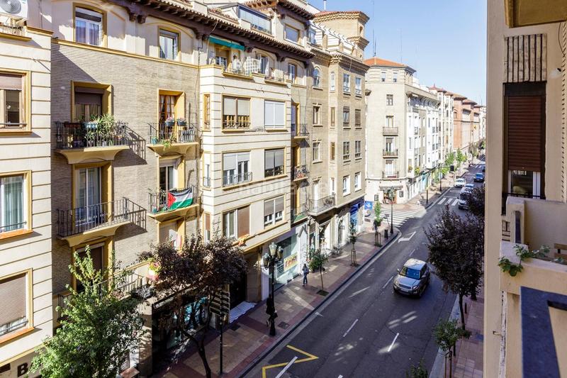 Foto c1c7d7e0-de36-47c4-aba9-bc2a42a1a345. Pis amb calefacció a Paseo Independencia Zaragoza