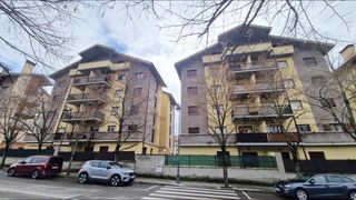 Appartamento  Calle de los pastores 22. Piso en venta en jaca con dos plazas de garaje y trasteros
