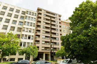 Rent Flat in Paseo la mina 3. Piso en alquiler en pso. de la mina con plaza de garaje