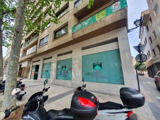Location Local commercial à Avenida cesar augusto 29. Local en alquiler en avda. cesar augusto