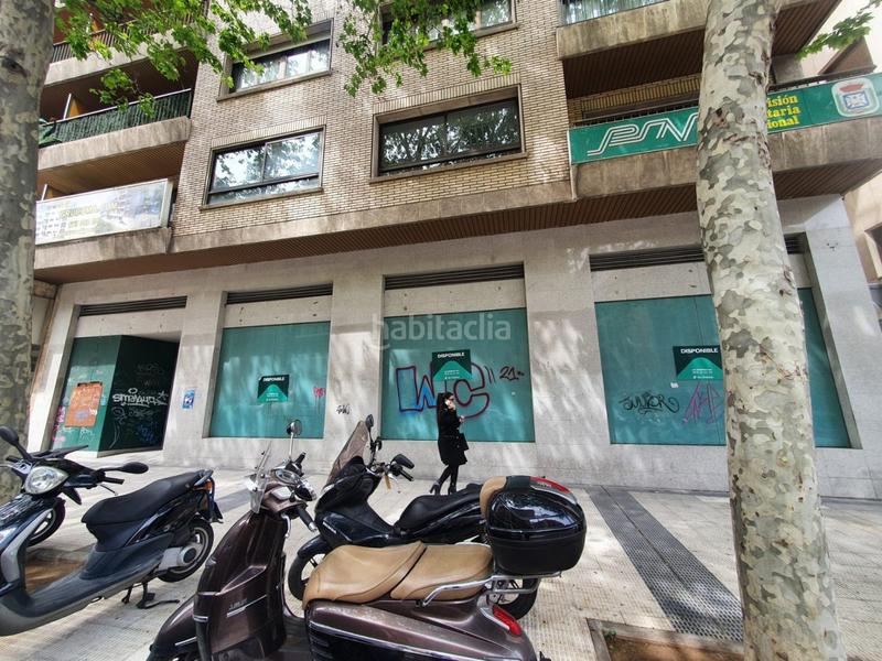 Foto c0051399-65de-4b8b-9a93-252c8f6cc8a7. Location local commercial dans avenida cesar augusto 29 dans Zaragoza