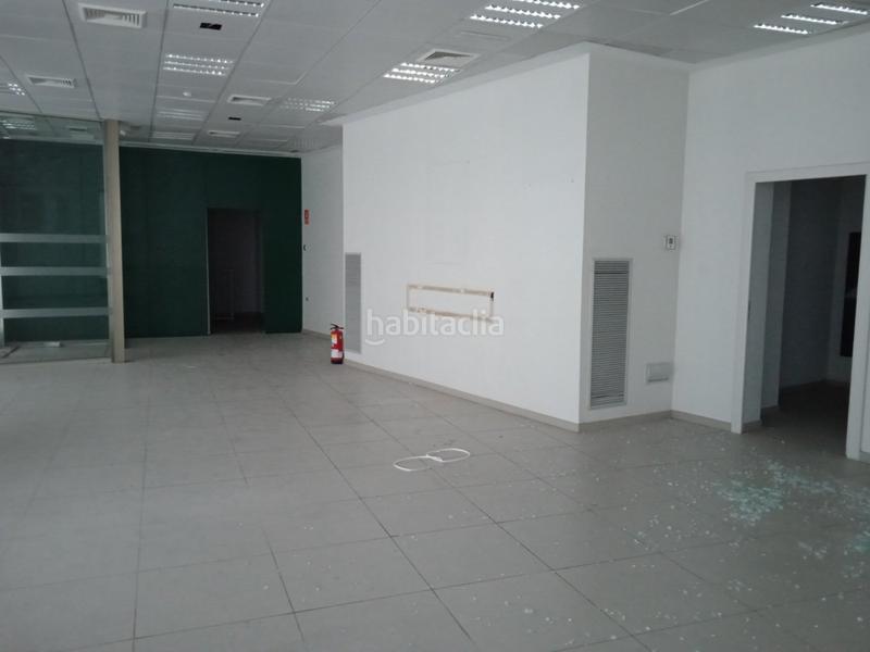 Foto 87993f8e-b7e9-48dc-887d-ae2ad0f3af17. Rent business premise in avenida cesar augusto 29 in Zaragoza