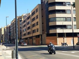 Local Comercial a Las Fuentes. Local de obra divisible en miguel servet