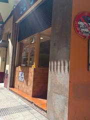 Local commercial à Calle de antonio agustín 19. Bar en venta en pleno funcionamiento en c antonio agustin junto
