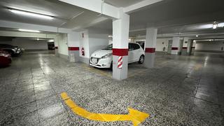 Parking coche  Calle pintor balaca. Plaza de garaje