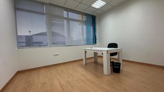Office space in Calle budapest 141. Excelente inversion