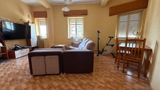 Rent Flat in Calle capitanes ripoll 9. Piso muy centrico prox. a la universidad