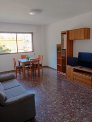 Miete Etagenwohnung  Avenida pintor portela. Excelente situacion