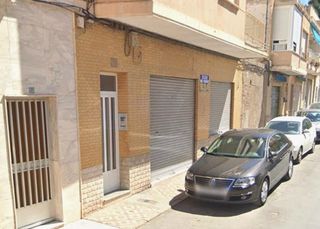 Local Comercial a Calle Hermanos Pinzón 67