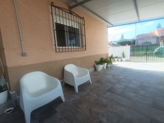 Casa aparellada a Avenida Metal, del-Urrutias