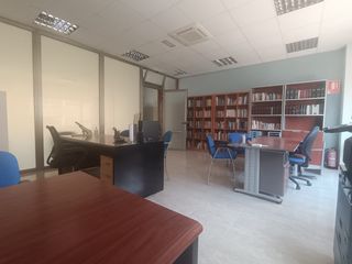 Büro in Avenida de la estación 84. Oficina-academia