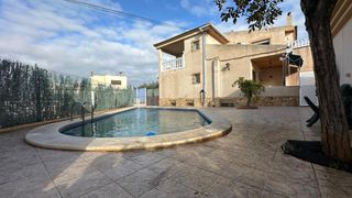 Chalet in Poblado cuesta blanca 42. Excelente situacion
